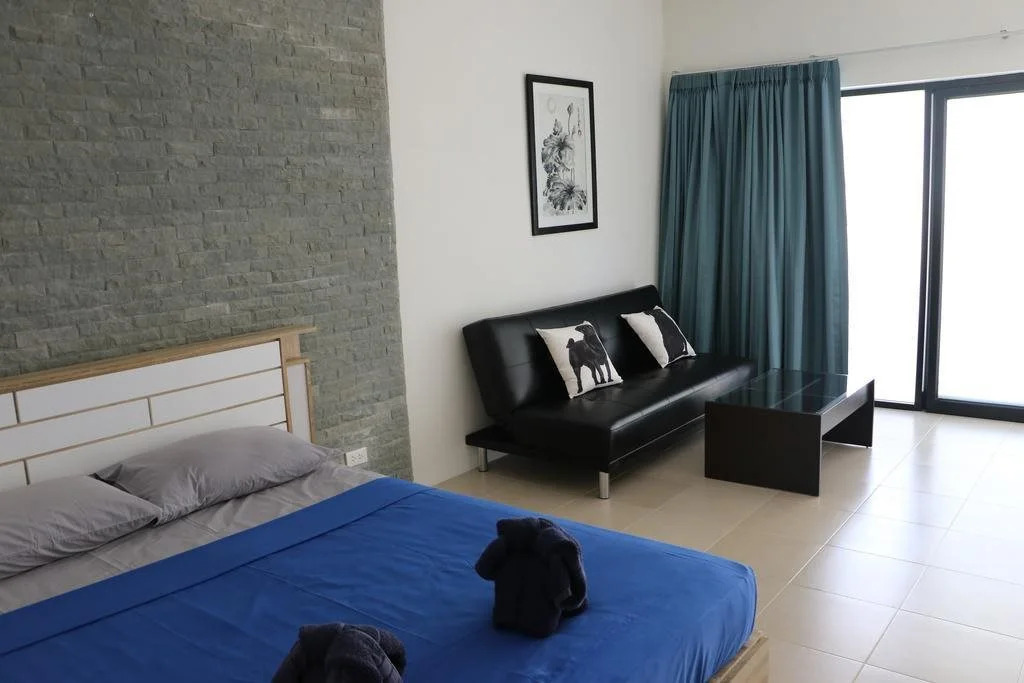 Blue Midnight Hostel