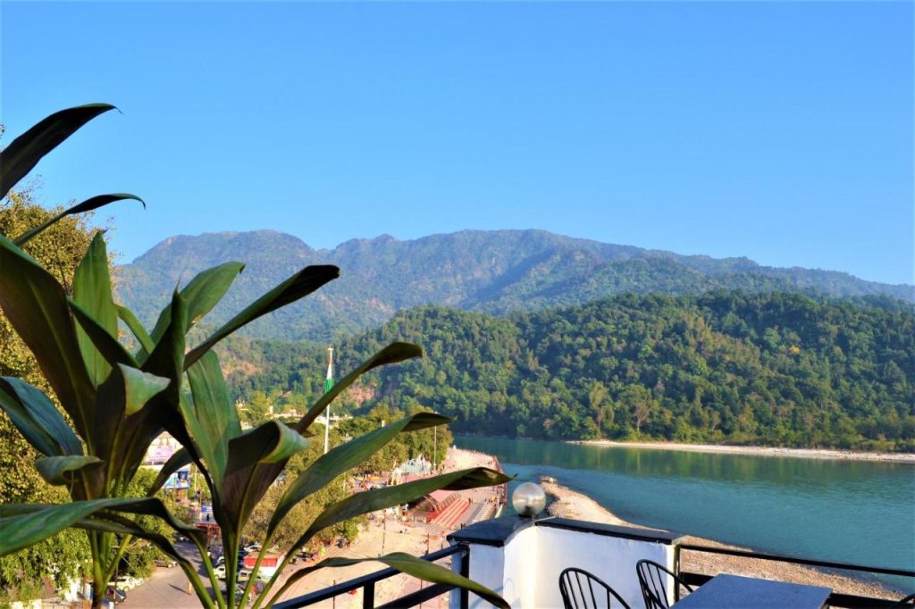Meeram Ganga - A boutique homestay by the Ganges