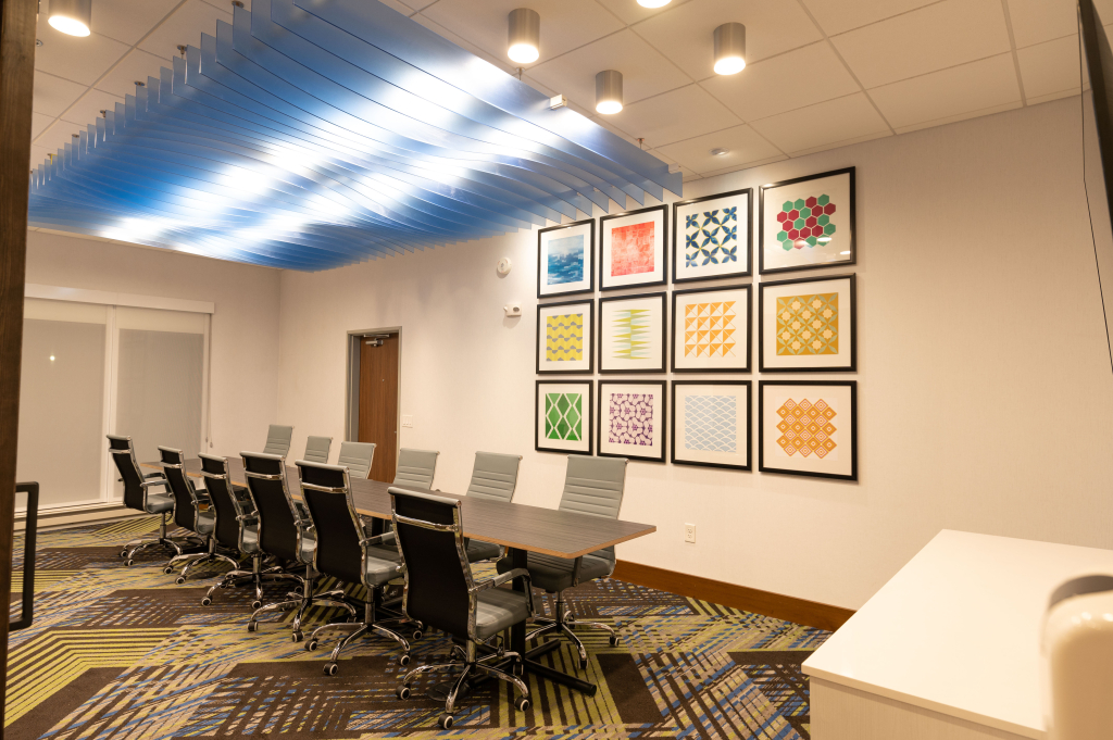 Holiday Inn Express & Suites Dayton East - Beavercreek by IHG
