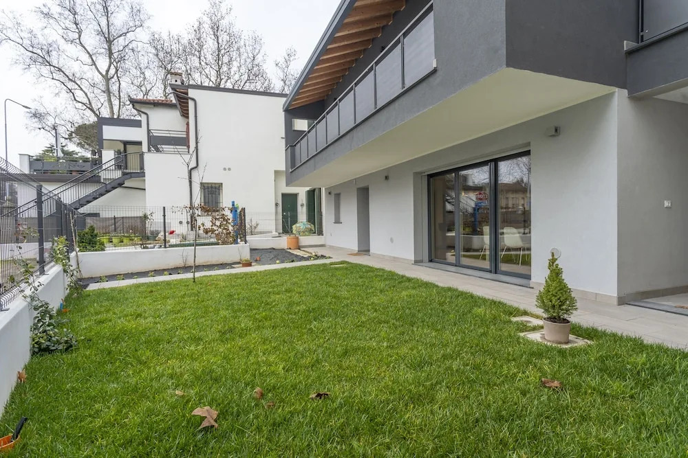 Modern House with Private Garden in Udine