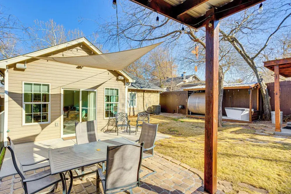 Sauna, Hot Tub & Cold Plunge: Oklahoma City Home!