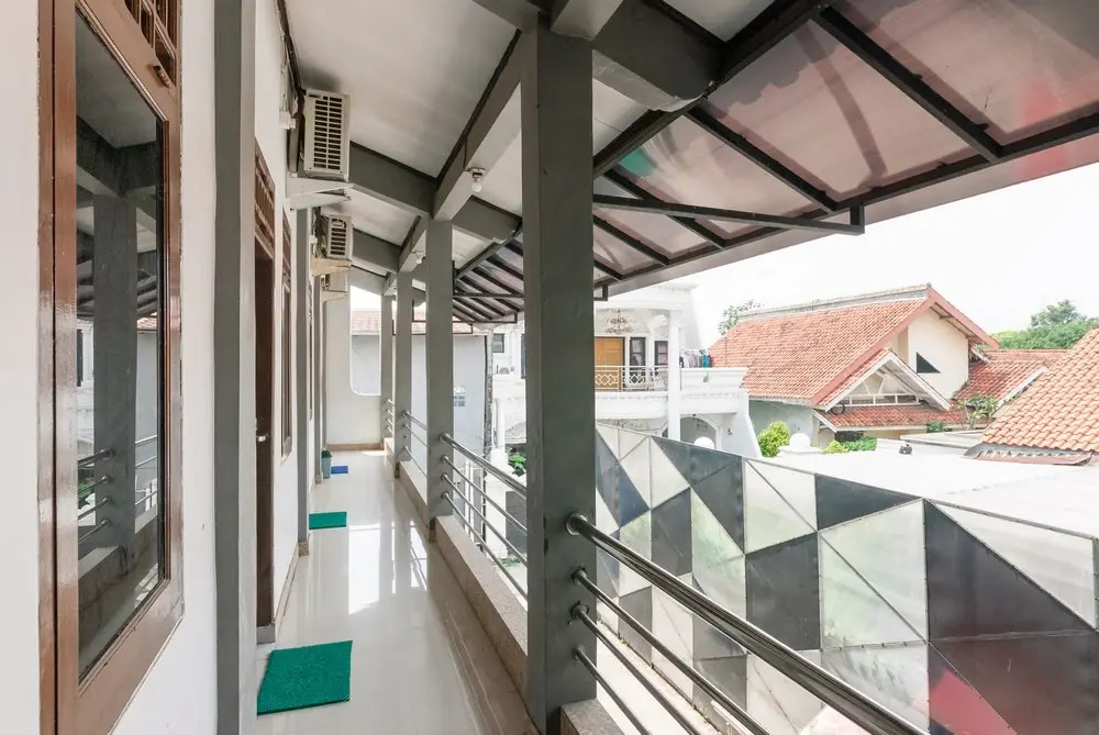 RedDoorz Syariah near Mall Of Serang