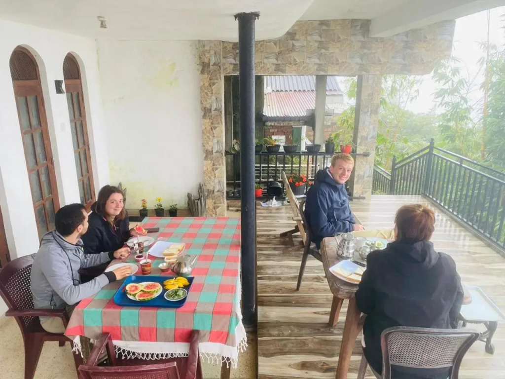 Farah Guest Inn