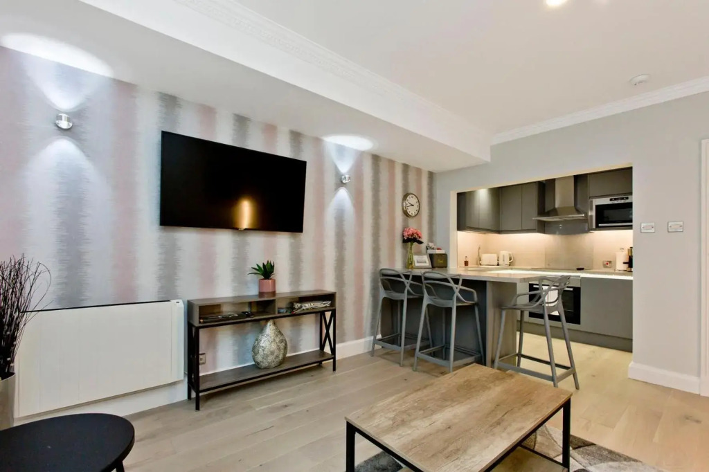 Ultra Modern, West End Village, Refurbished basement appt