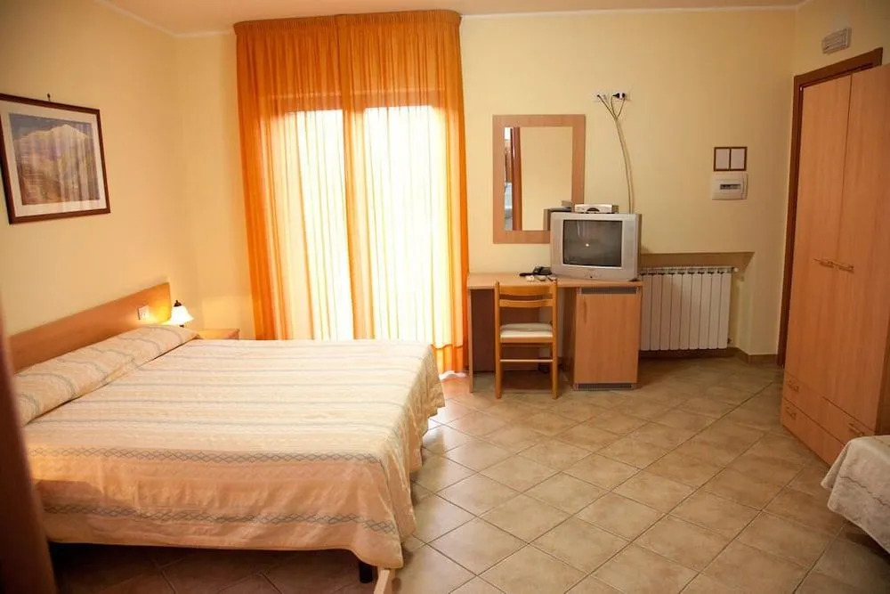 Caffè Nuovo 2 Holiday Rooms