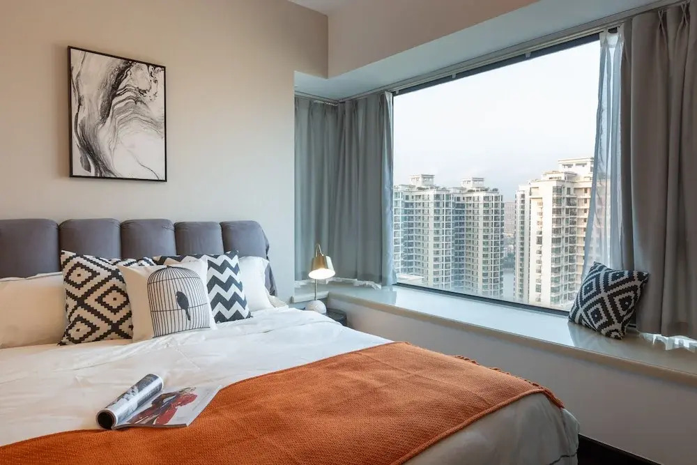 Locals Boutique Apartment Huafa Plaza 38