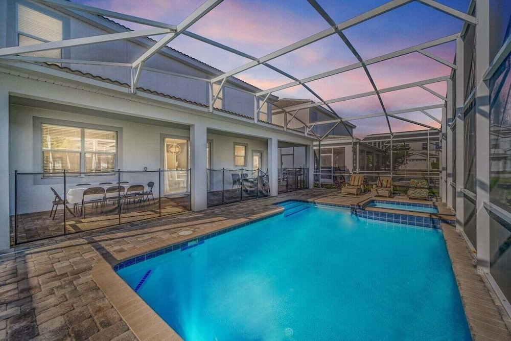 1671MV Big Ticket Luxury 9Beds Villa