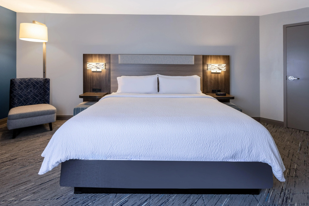 Holiday Inn Express & Suites Flowood by IHG