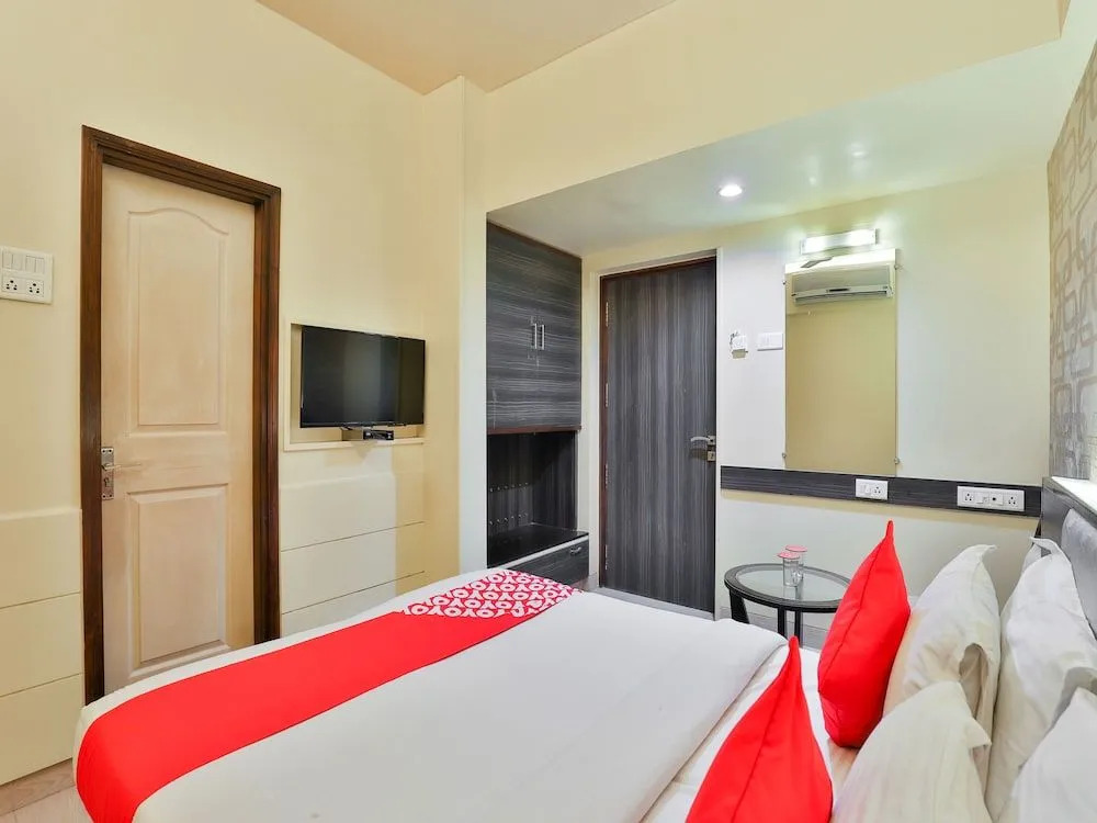 Oyo 17332 Hotel Nana'S
