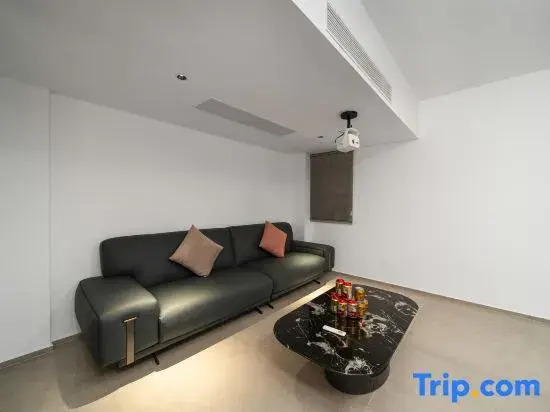 Huangshan Moye Xiaosu Homestay (North Railway Station Xixinan Ancient Village)