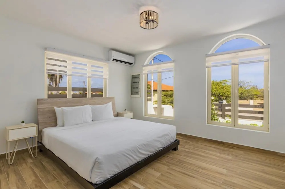 New 3BR 2BA With Huge Pool and Outdoor Area BBQ