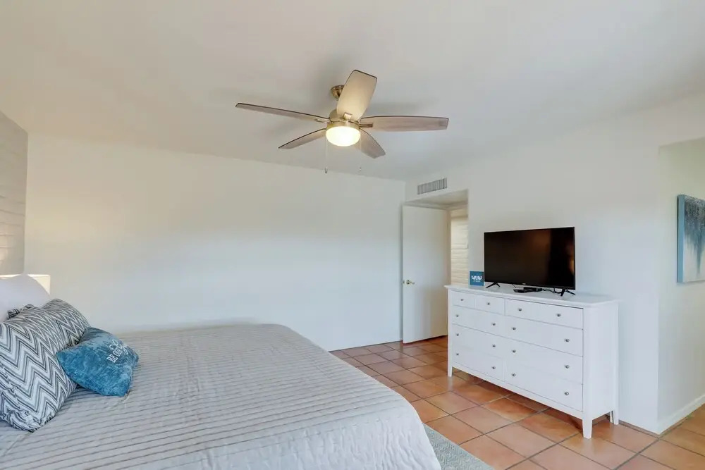 Tucson Townhome w/ Private Patio & Mtn Views!