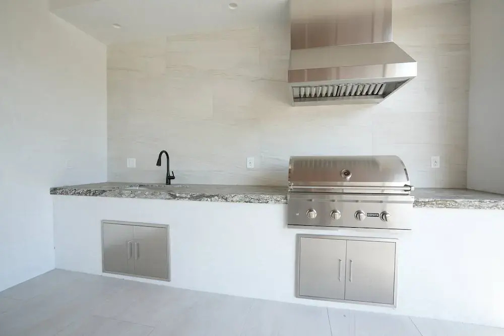 4 bedroom, 2 bathrooms