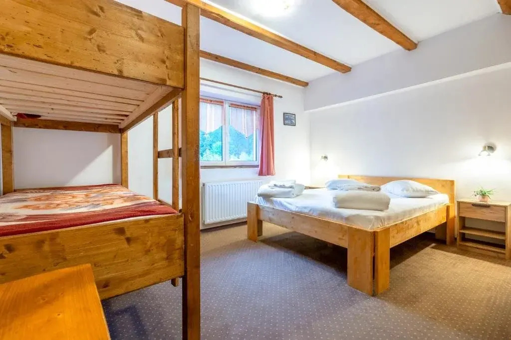 . Hotel Craiul Crailor