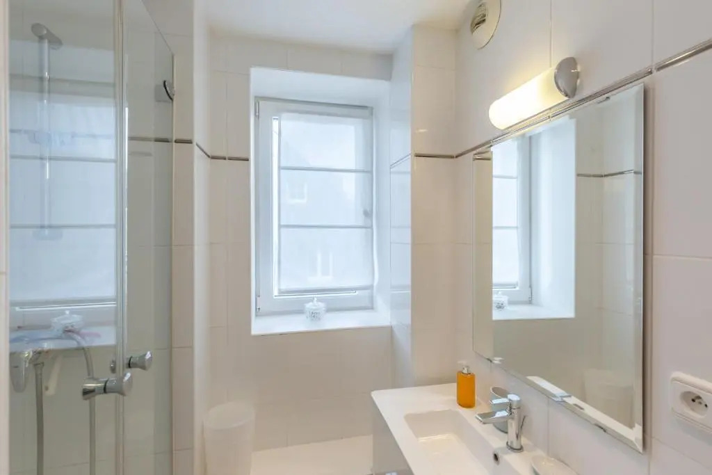 Hypolite 5 New- Elegant flat - 80 meters from the Port of Honfleur