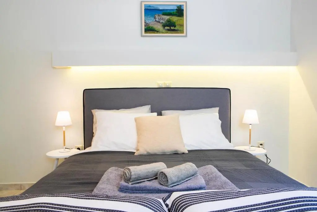 Anavyssos 1 bedrm 4 prs flat 5min walk from Beach