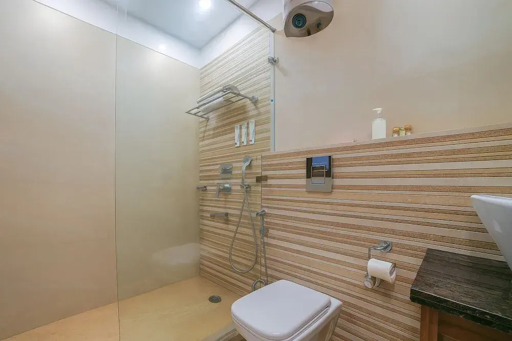 Hotel Grand Regency by JMD Group Near Delhi IGI Airport