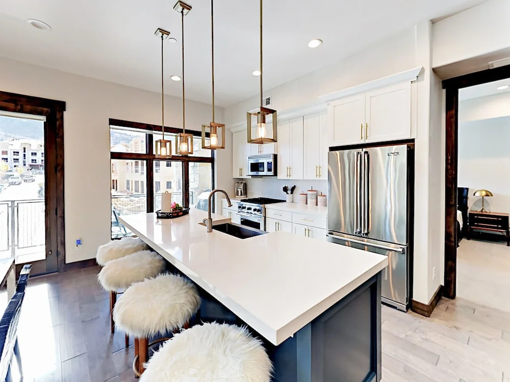 Blackstone Townhouse Unit #2A 2 Bedrooms 2.5 Bathrooms Townhouse