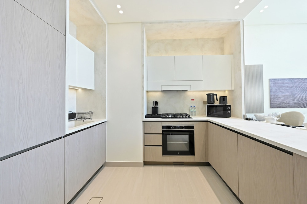 Bloomfields Iconic 1BR Binghatti Phanto