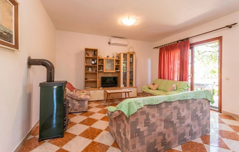 4 Bedroom Amazing Home In Sukosan