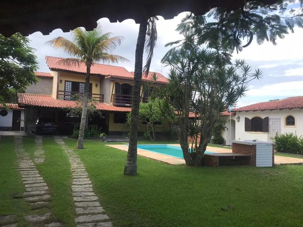 Casa Grande Duplex Temporada Saquarema Balneário de Vilatur 6 quartos, próximo a praia.