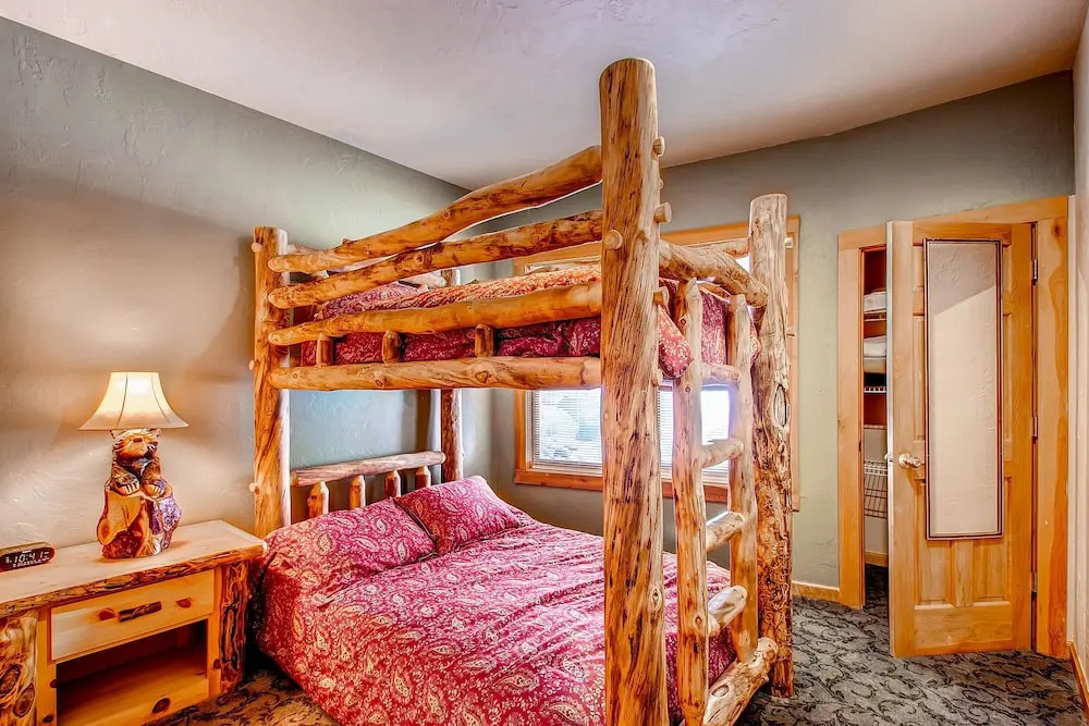 Ski Classic Lodge