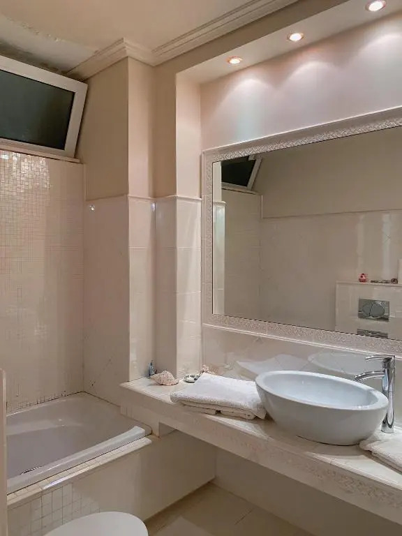 Pendelis Luxury