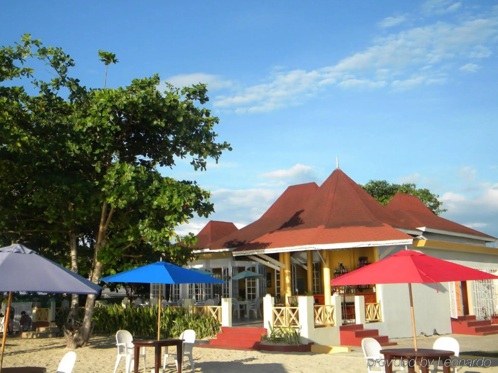 Coral Seas Beach Resort
