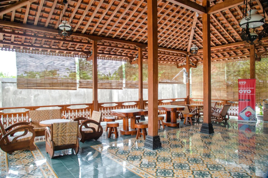 Joglo Manggisan Syariah by Oyo Rooms