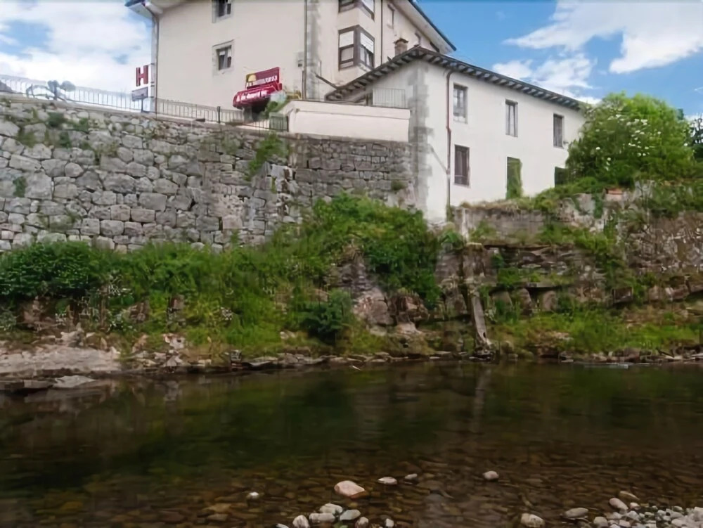Hotel Riotuerto