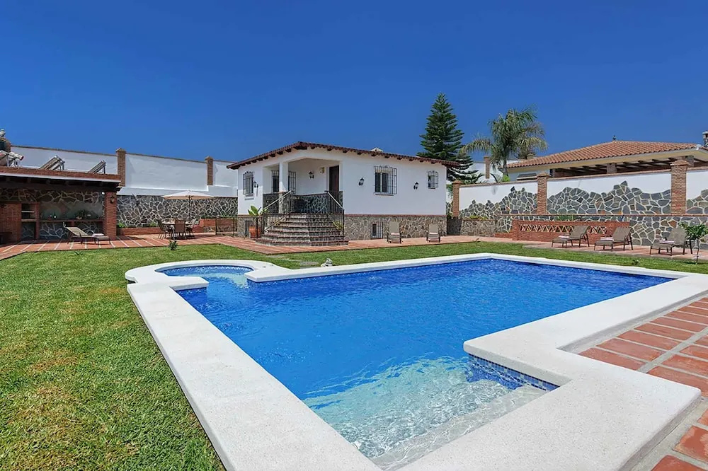 Villa Antonio Nerja by Ruralidays