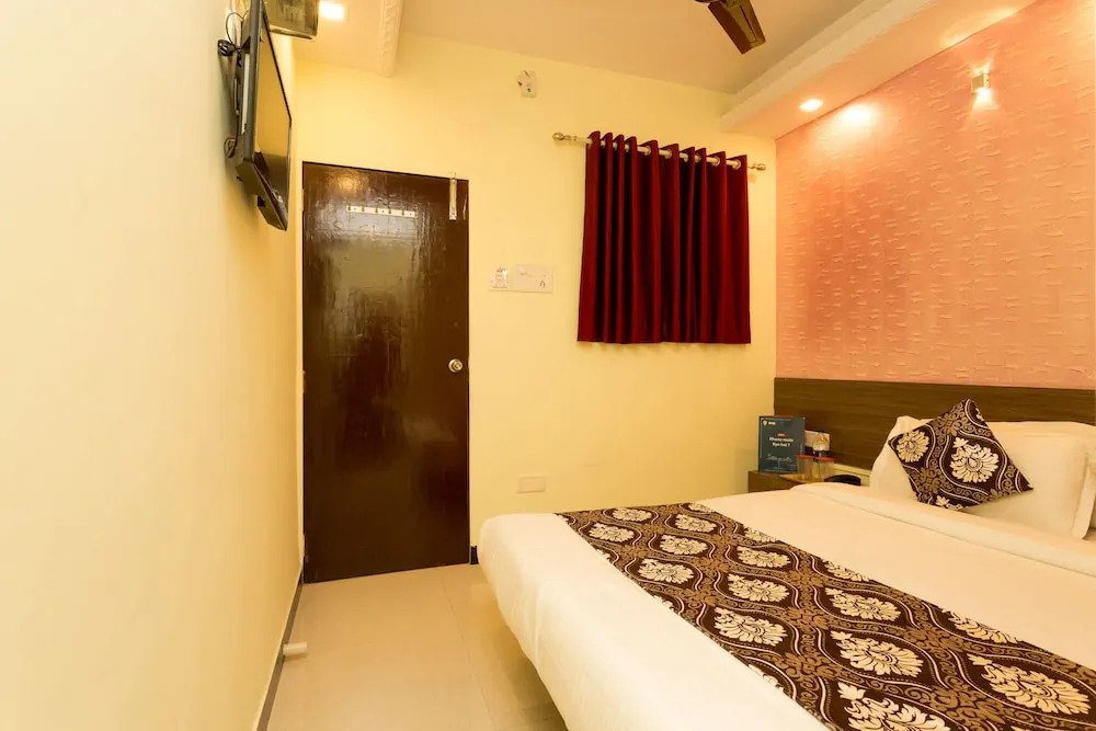 OYO 7062 Amana Suites