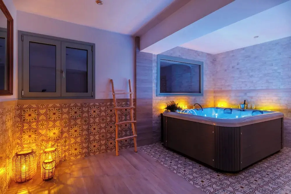 Meydani Suites