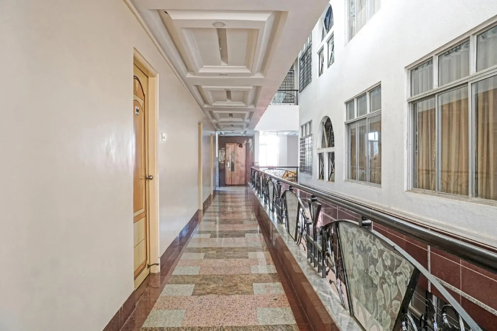 Capital O 80682 Hotel Suraj Executive