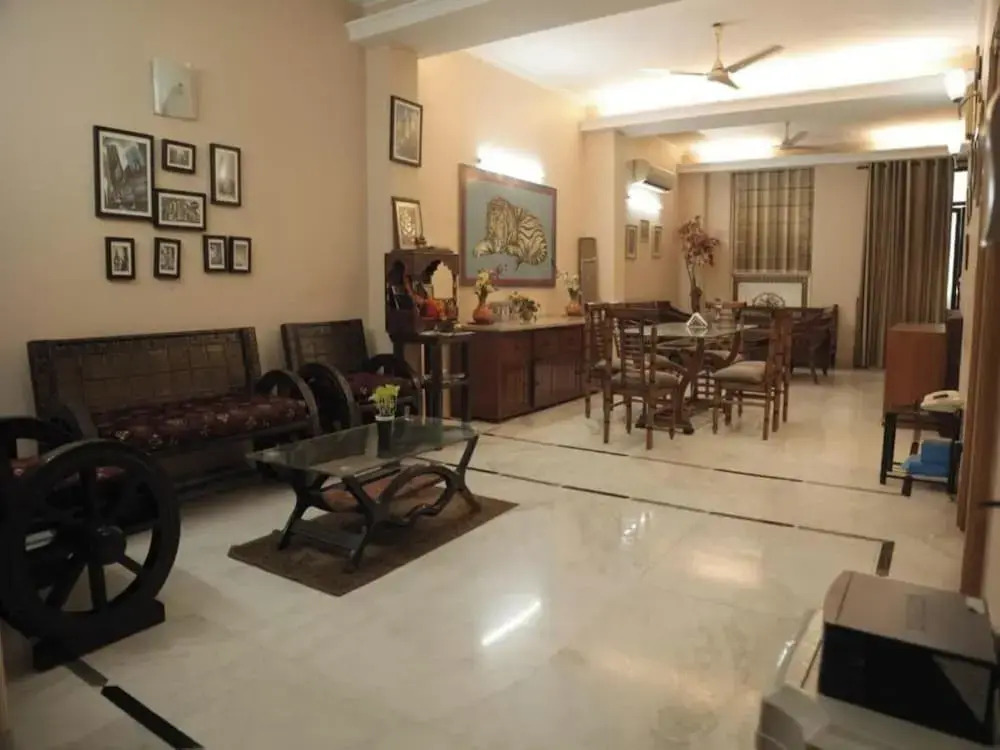 Room-home Stay Bed And Break Fast