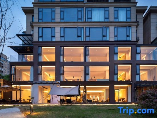 Mountain Echo River View Resort Homestay (Chenzhou Zixing Dongjiang Lake Branch)