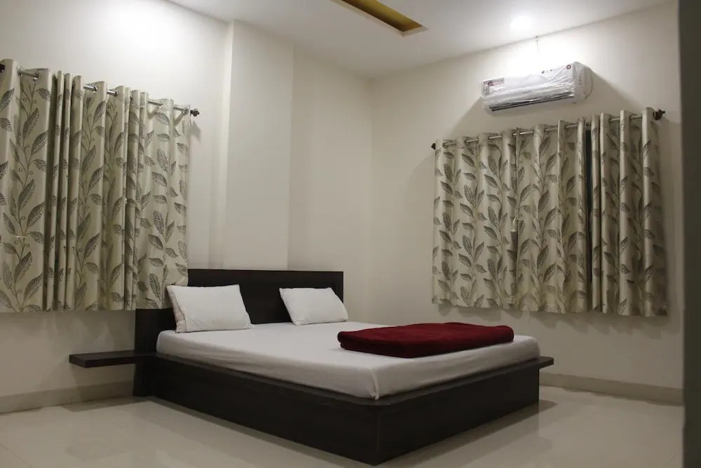 Hotel Radhika Inn