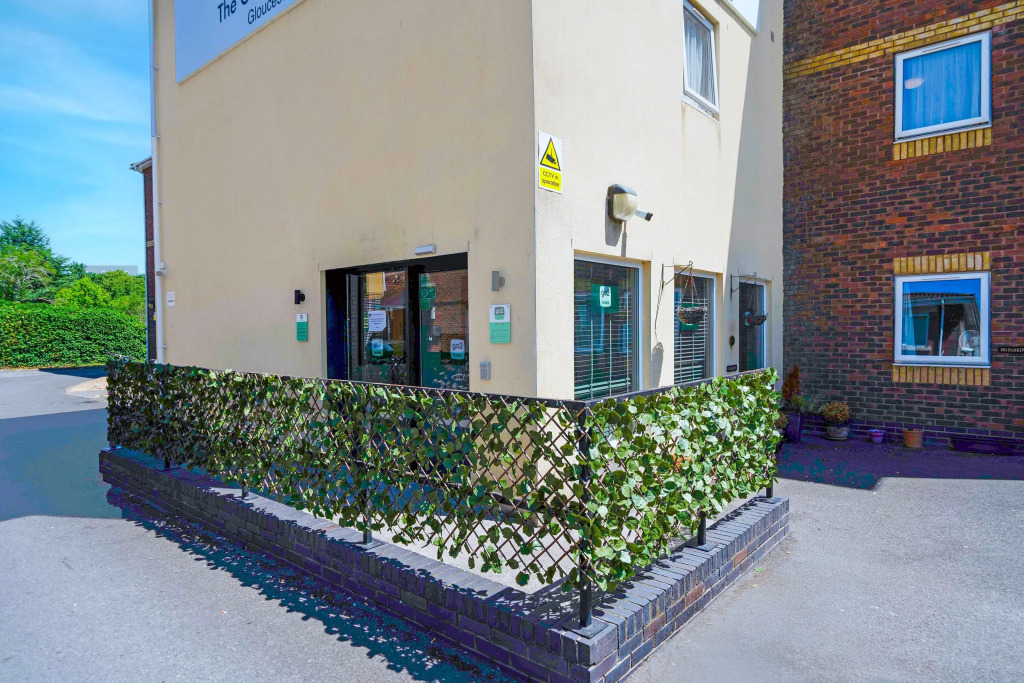 GO2 Gloucester Hotel by OYO