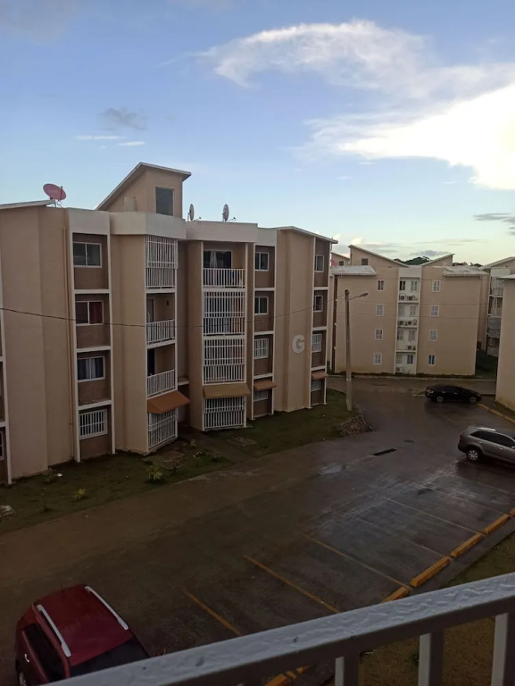 Luxurious Apartment 4to Level With Security Camera