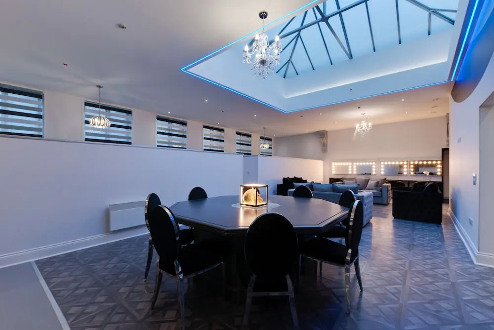 Temple Court Cavern Quarter Apartments by Happy Days