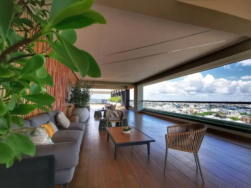 Luxury Condo 1 Br Pool Excellent Location
