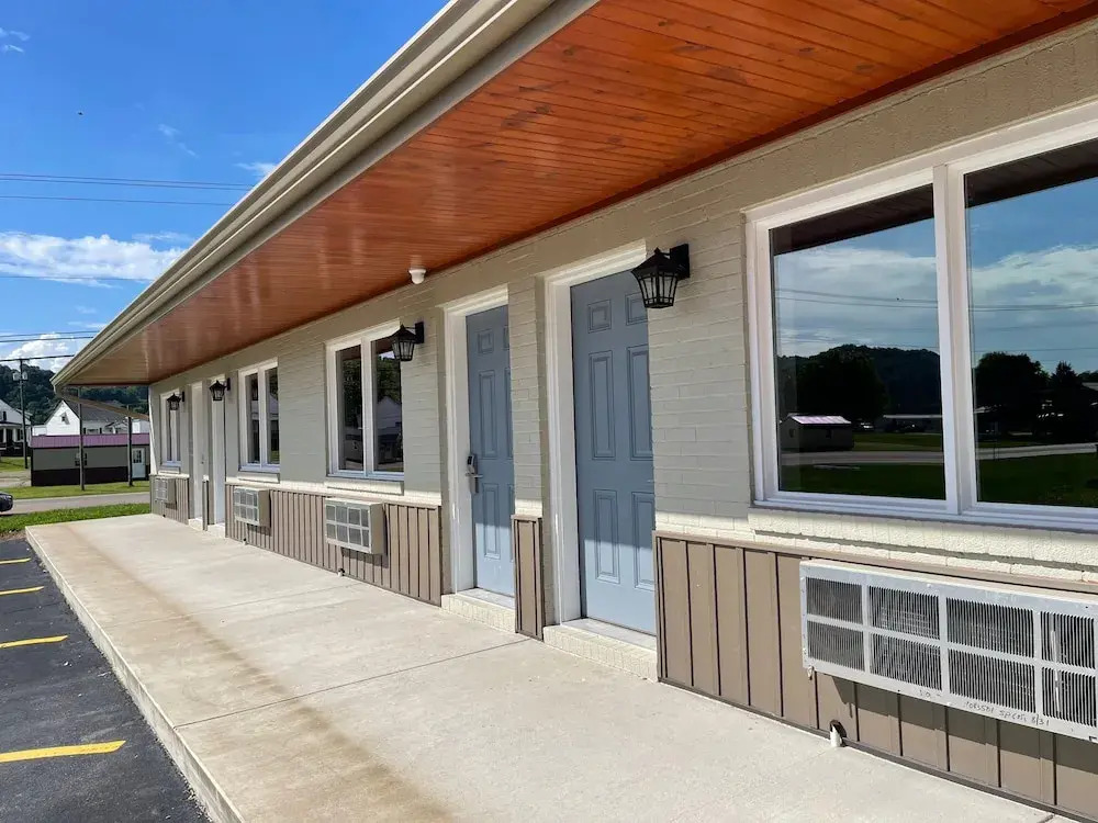 Four Seasons Inn