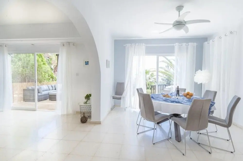 Villa Ella