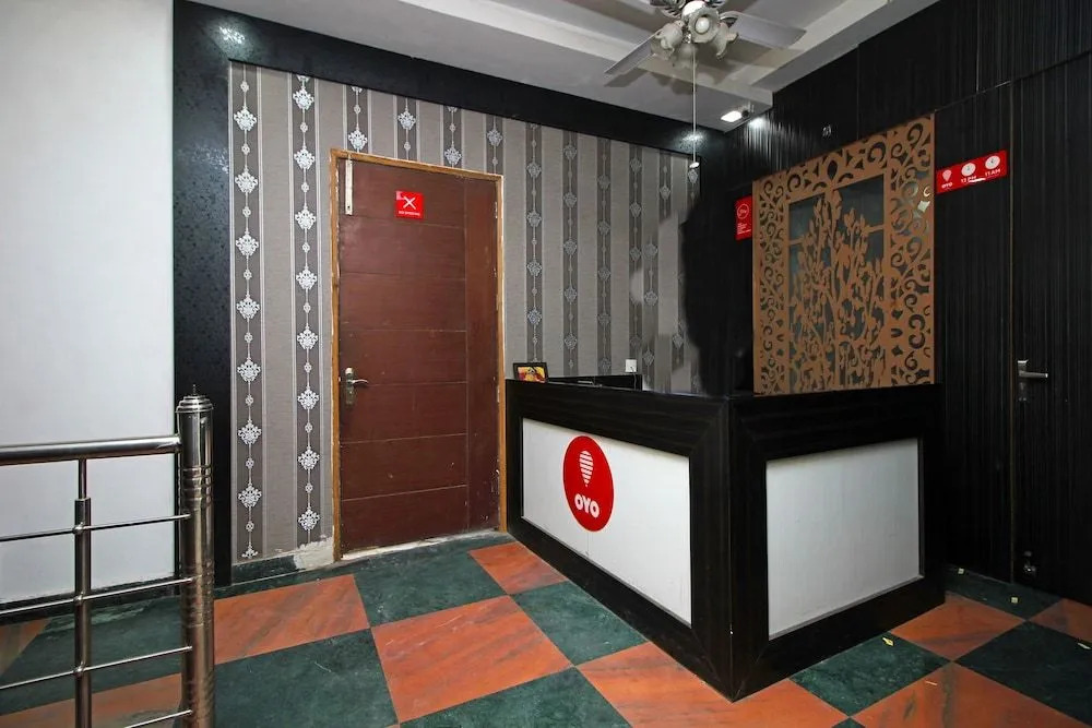 OYO Flagship 5383 Hotel Under Bridge Inn