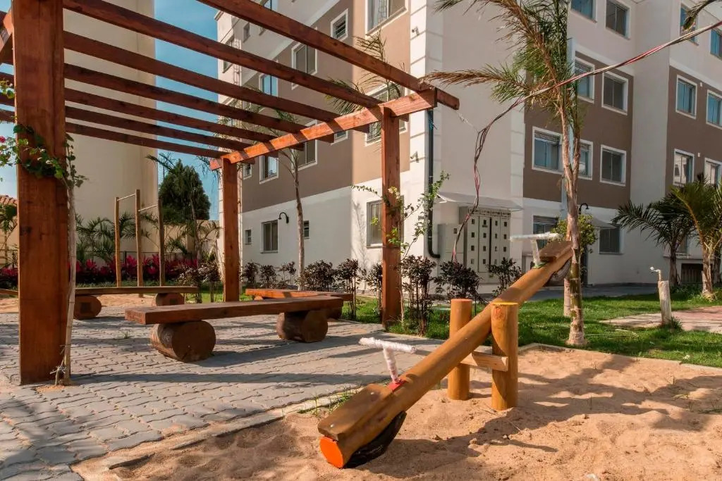 Apt completo-Ar-TV-Portaria 24h-Piscina-Praia