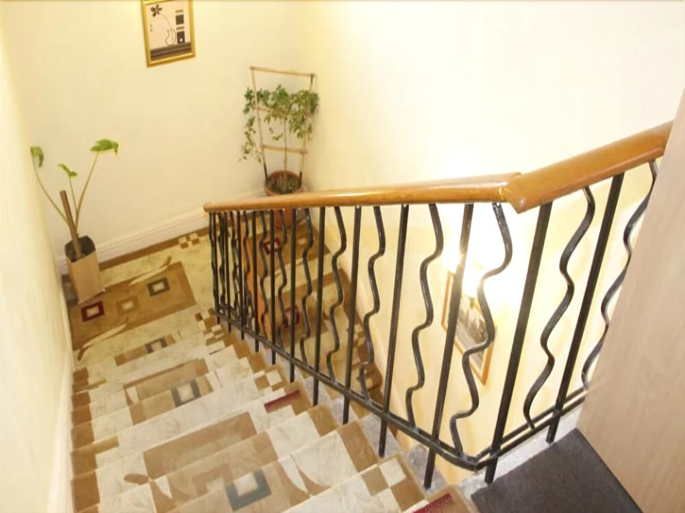 Guest House INN & Hostel