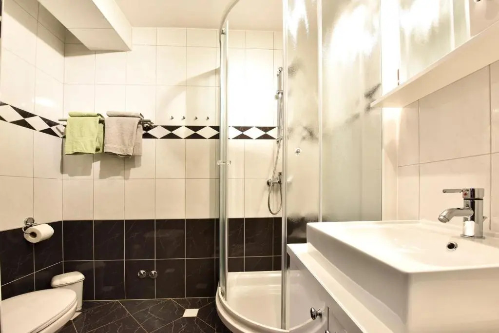 Apartments house Tomic for max 22 persons Maj Poreč