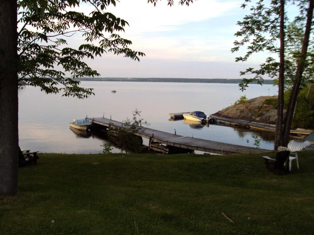Edgewater Motel and Campground