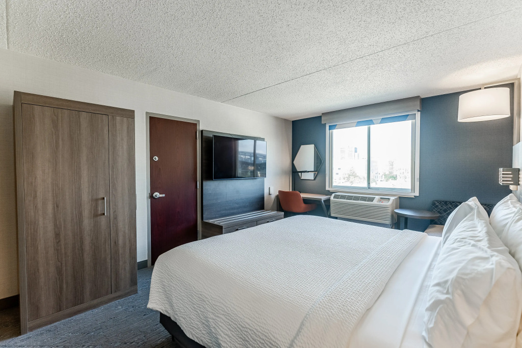 Holiday Inn Express Philadelphia Penns Landing by IHG