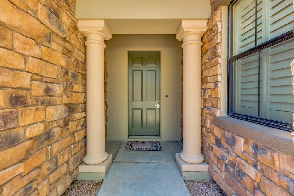 87th Street condo 20750 - 3 Br condo by RedAwning